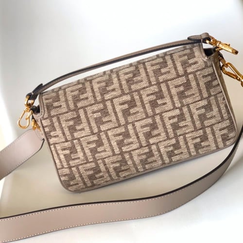 Fendi حقيبة فندي ماستر