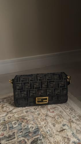 DENIM BAGUETTE WITH MONOGRAM شنطة