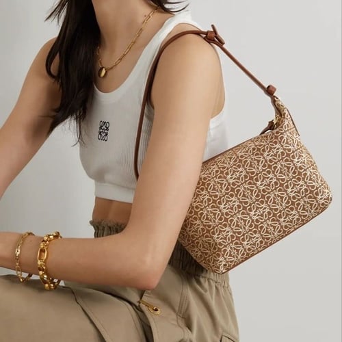 شنطة لويڤي - small