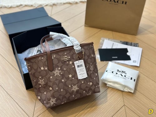 شنطة كوتش stars and snowflakes