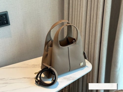 شنطة كوتش لانا