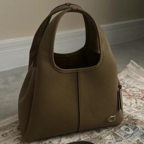 شنطة كوتش لانا