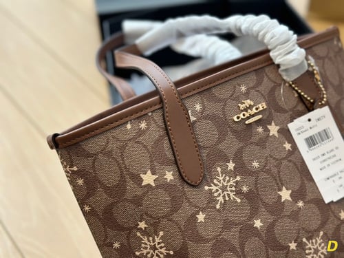 شنطة كوتش stars and snowflakes