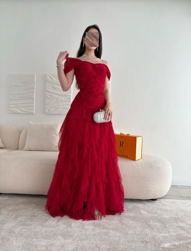 فستان أحمر ياقوتي تول أنيق