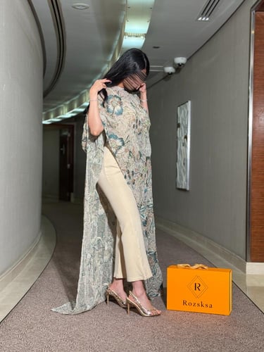 جمبسوت بيج مع شال مطرز بورود