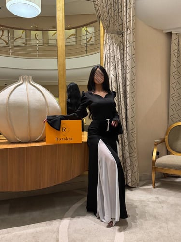 فستان اسود مميز بطبقات ابيض شيفون