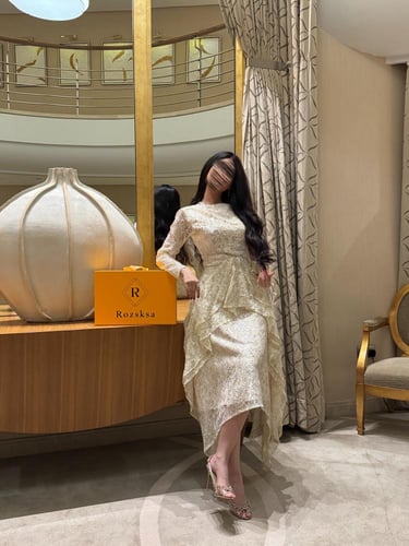 فستان سكري تنتيل لامع قصة مميزة