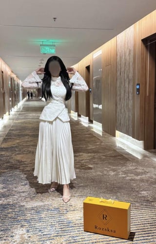 فستان ابيض انيق