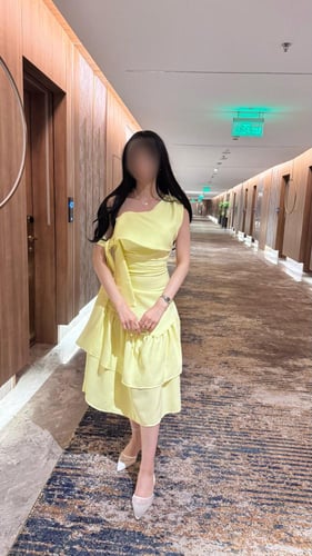 فستان اصفر قصير للعيد