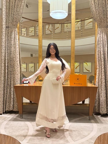 فستان اوف وايت مميز بقصة تنتيل