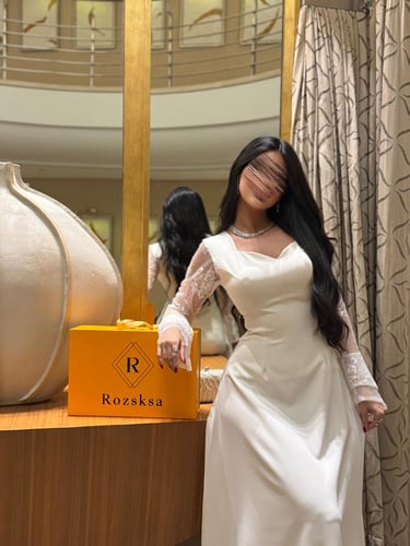 فستان اوف وايت مميز بقصة تنتيل