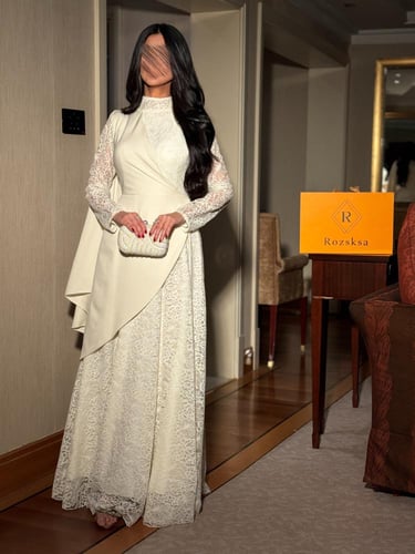 فستان اوف وايت تنتيل مع كريب