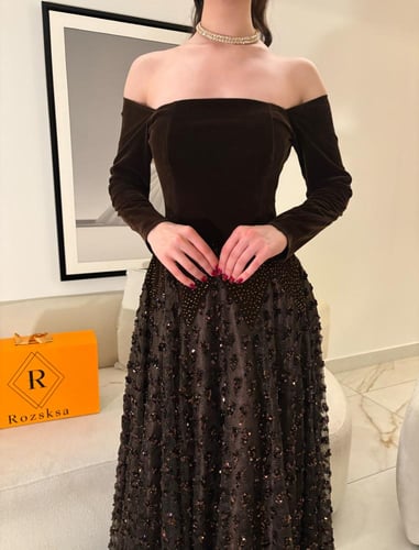 فستان سهره بلون البني اللامع