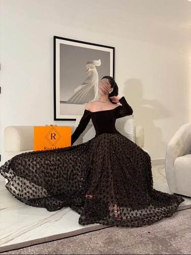 فستان سهره بلون البني اللامع