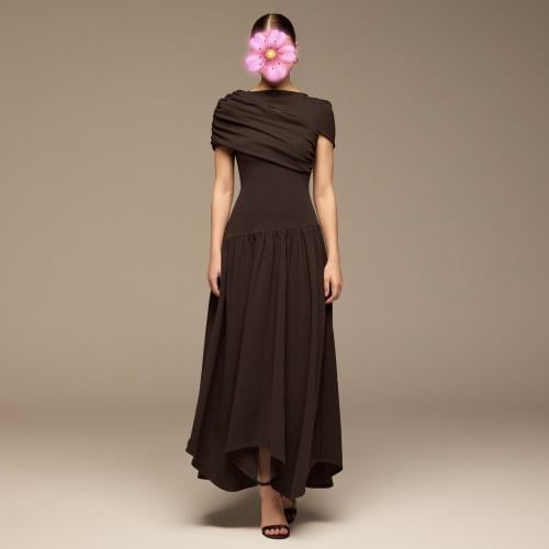 فستان بني ناعم