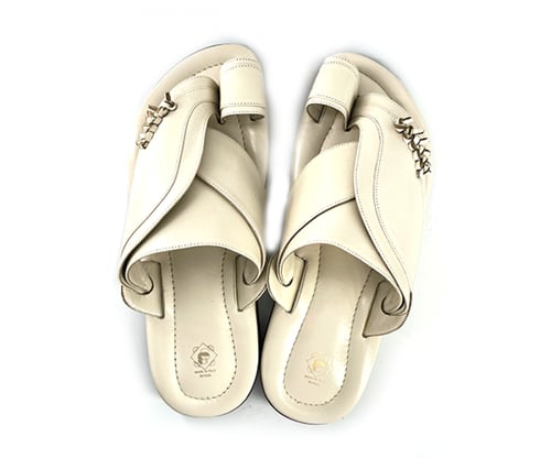 سقافيه 018 حذاء شرقي ابيض