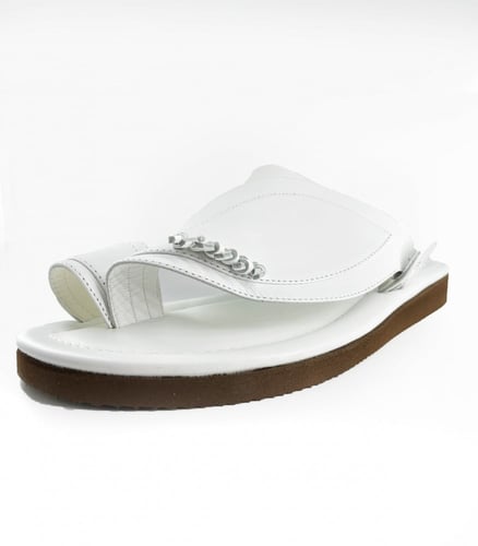 سقافيه 08 حذاء ابيض