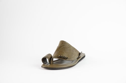 احذية 564 حذاء شرقي جلد