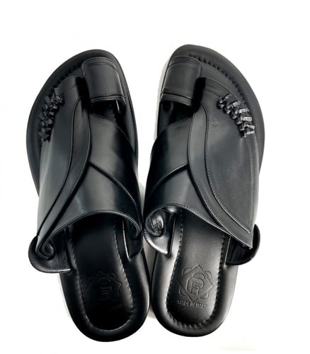 سقافية 01 حذاء جلد