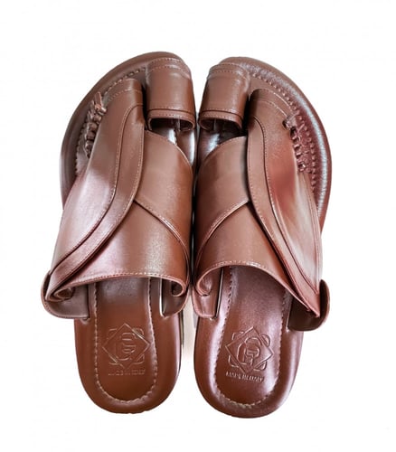 سقافيه 03 حذاء ماركة