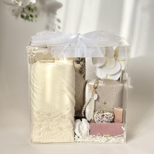 Elegant acrylic box