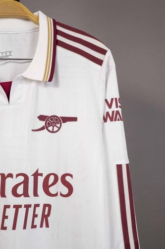 طقم ارسنال الاحتياطي كم طويل 2026/2025