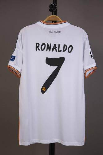 قميص ريال مدريد كلاسيك