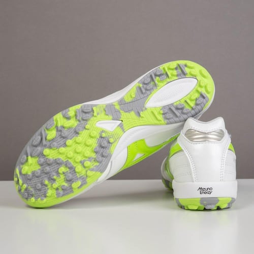 جزمة كرة قدم Mizuno