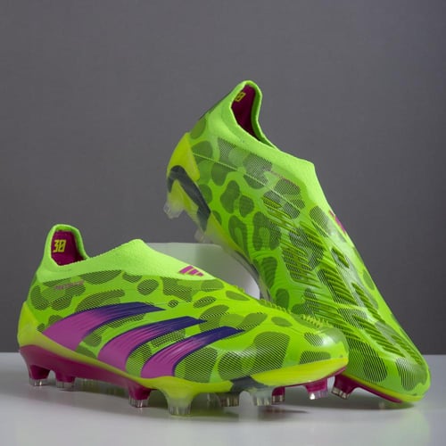 جزمة كرة قدم adidas