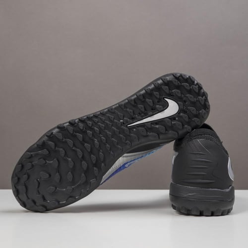 جزمة كرة قدم Nike