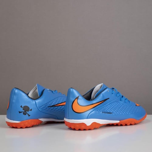 جزمة كرة قدم Adidas