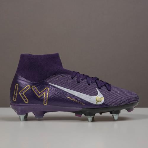 جزمة كرة قدم Nike