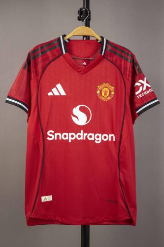 قميص مانشستر يونايتدالاساسي 2025/2026