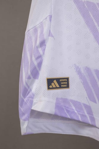 طقم مانشستر يونايتد الاحتياطي 2026/2025