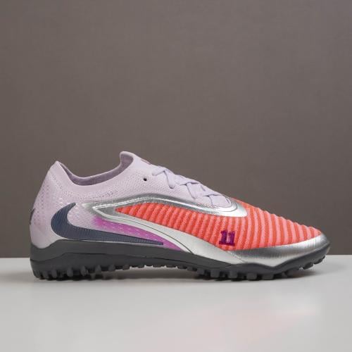 جزمة كرة قدم Nike