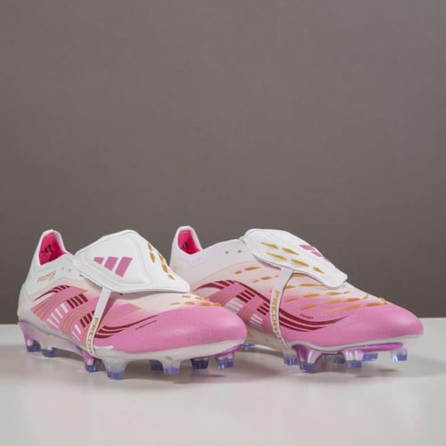 جزمة كرة قدم Adidas