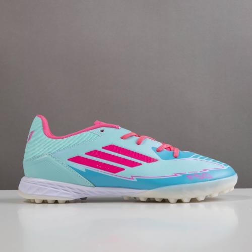 جزمة كرة قدم adidas