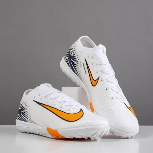 جزمة كرة قدم Nike