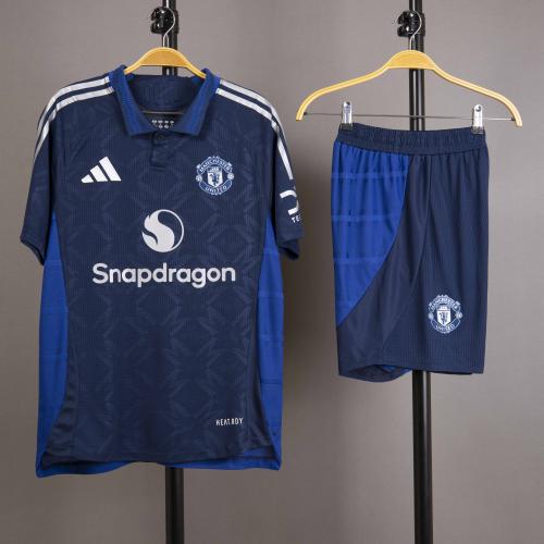 طقم مانشستر يونايتد الاحتياطي 2024/2025