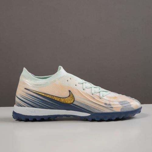 جزمة كرة قدم Nike