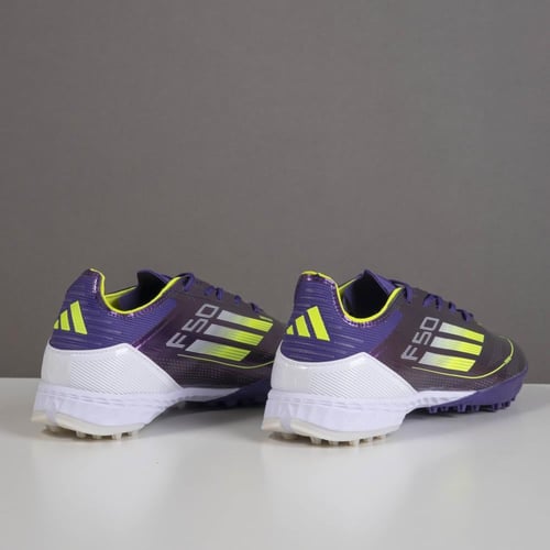 جزمة كرة قدم Adidas