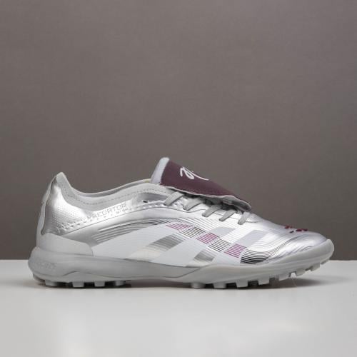 جزمة كرة قدم Adidas