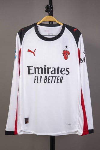 طقم ميلان الاحتياطي 2026/2025