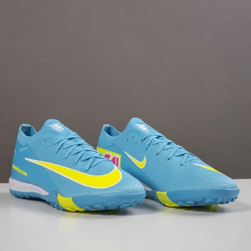 جزمة كرة قدم Nike