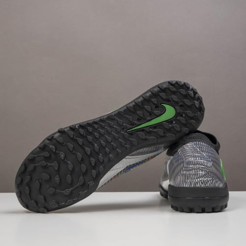 جزمة كرة قدم Nike