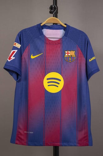 طقم برشلونة الاساسي 2026/2025