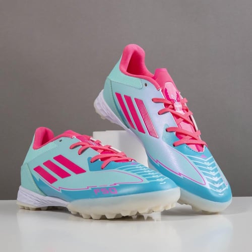 جزمة كرة قدم adidas