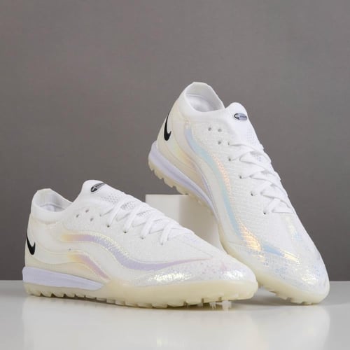 جزمة كرة قدم Nike