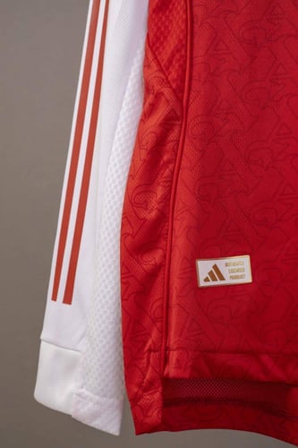 طقم ارسنال الاساسي كم طويل 2025/2026