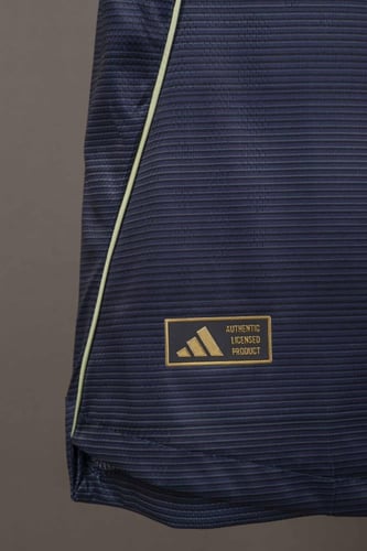 طقم ريال مدريد الاحتياطي 2025/2026